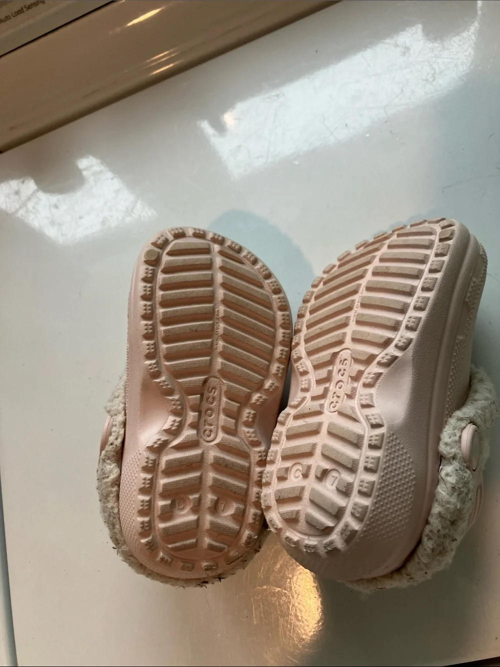CROCS Kids Light Pink Fuzz-Lined Clog toddler 7